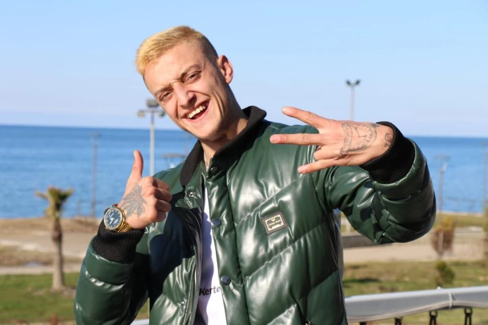 Mesut Özil’e benzerliği ile dikkat çeken genç: Onunla gurur duyuyorum